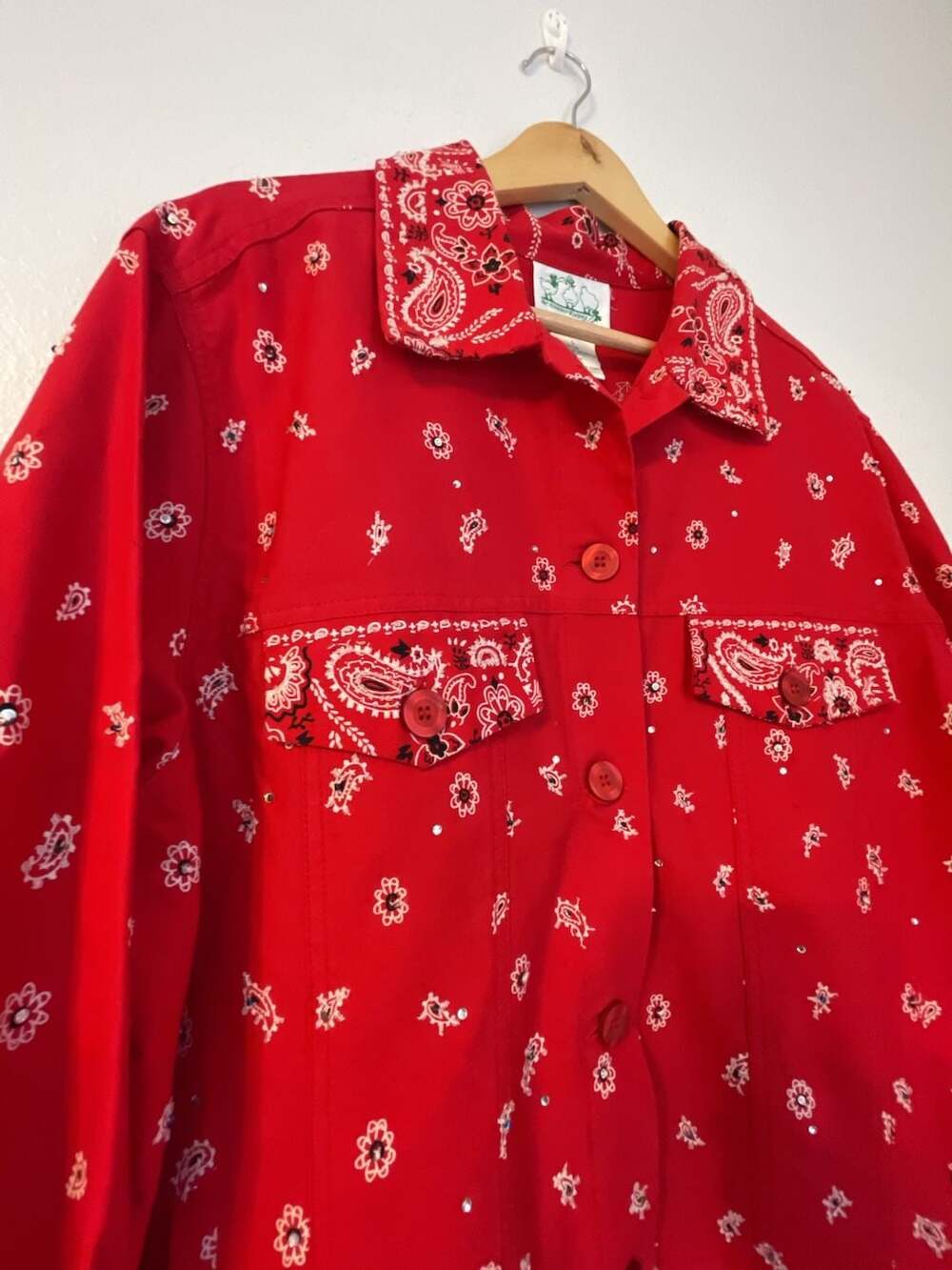 Quacker Factory Red Bandana Print Embellished Jacket Size L Rhinestone - Picture 2 of 7